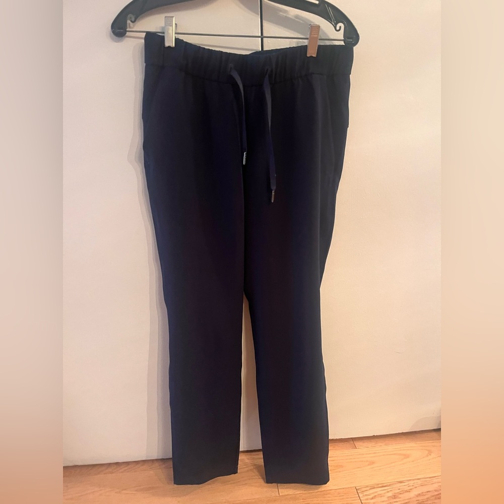 Lululemon stretch dress pants, size 6, NWOT, Navy